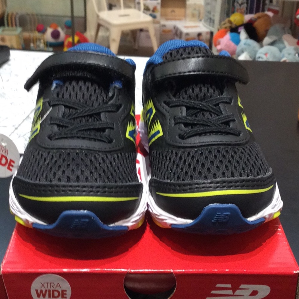 New Balance 680 Black/Green/Navy XW